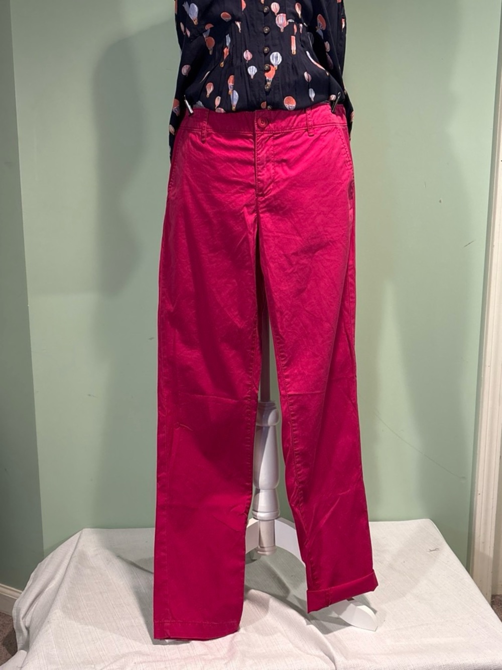 Womens Casual Straight-Leg chino Pants in Fuchsia Pink size 8